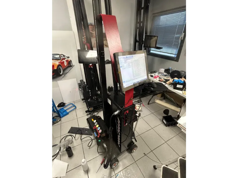 Nos services 9 Imprimante murale MK01-TCP1000 en cours de réparation dans l’atelier SYMP'S – maintenance technique haut de gamme